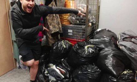Olly Murs donates to Scarlet Vintage & Retro in Harlow